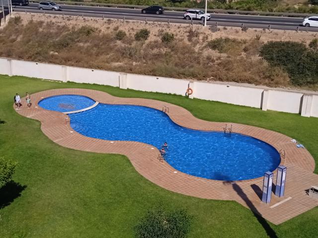 Atico con piscina comunitaria en Torrevieja