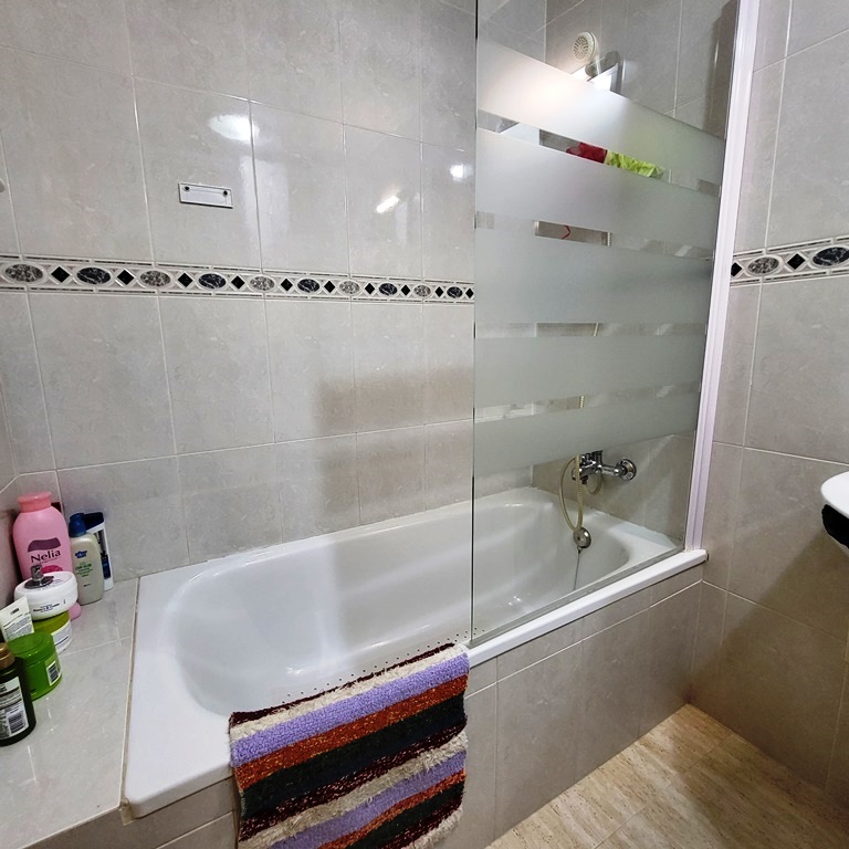 BEL APPARTEMENT AU COEUR DE TORREVIEJA AVEC PISCINE COMMUNAUTAIRE