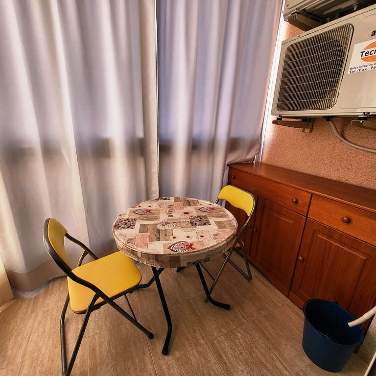 BEL APPARTEMENT AU COEUR DE TORREVIEJA AVEC PISCINE COMMUNAUTAIRE