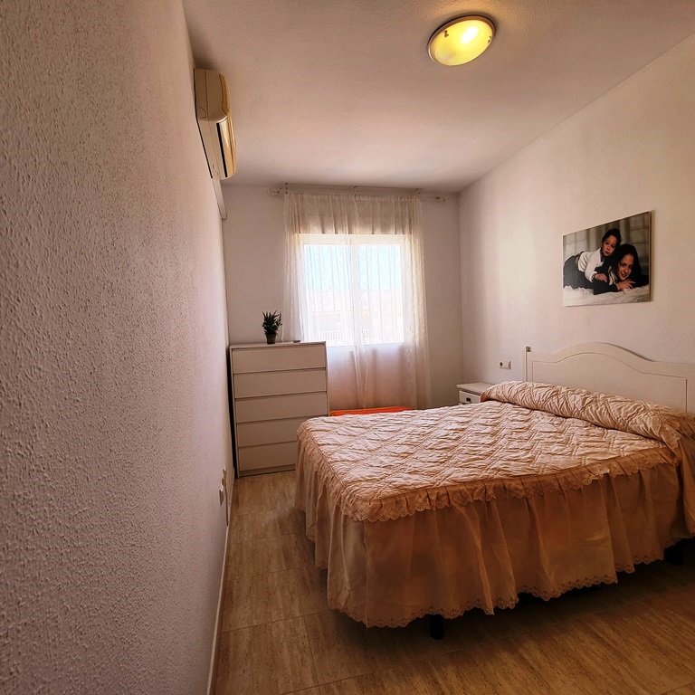 BEL APPARTEMENT AU COEUR DE TORREVIEJA AVEC PISCINE COMMUNAUTAIRE