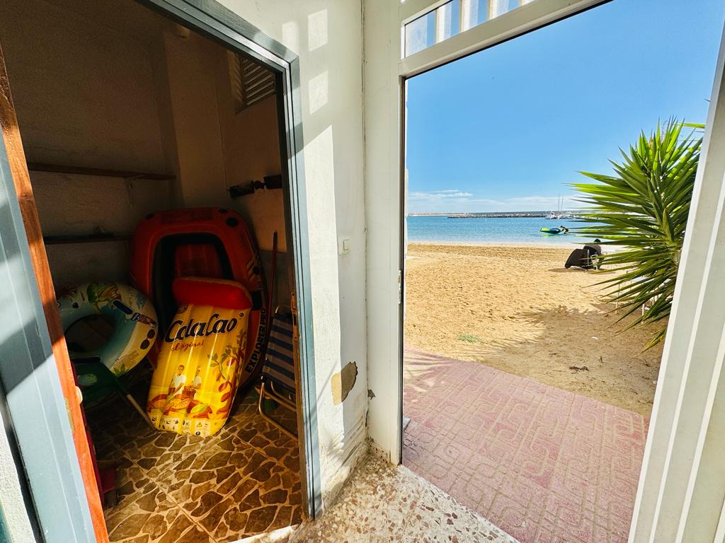 Appartamento in prima linea sulla spiaggia di Acequion a Torrevieja