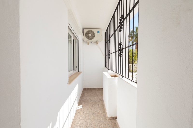 Renovated bungalow in Calas Blancas 800m from the beach