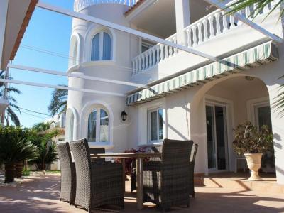 Chalet en venta en Orihuela Costa