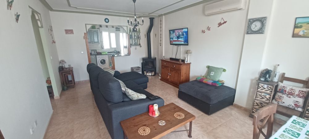 Geräumige freistehende Villa mit Pool