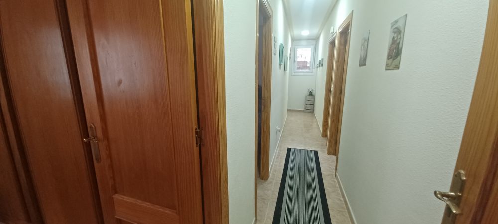 Geräumige freistehende Villa mit Pool
