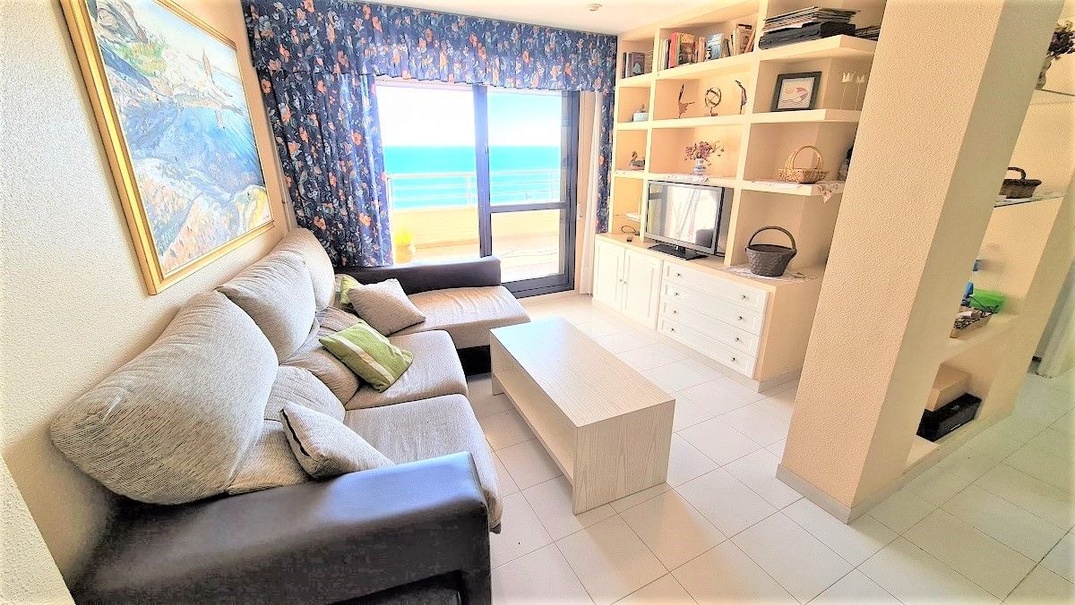 Penthouse on the 1st line in Torrevieja, sea views