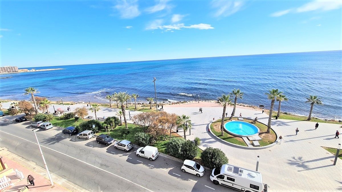 Penthouse in der 1. Linie in Torrevieja, Meerblick