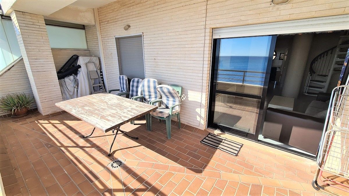 Penthouse on the 1st line in Torrevieja, sea views