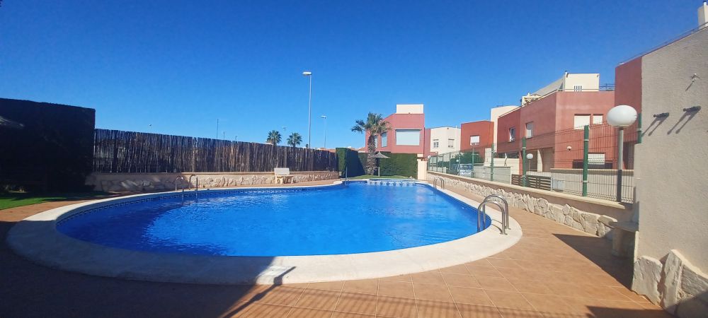 Adosado de 2 dormitorios en Orihuela Costa