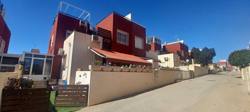 Adosado de 2 dormitorios en Orihuela Costa