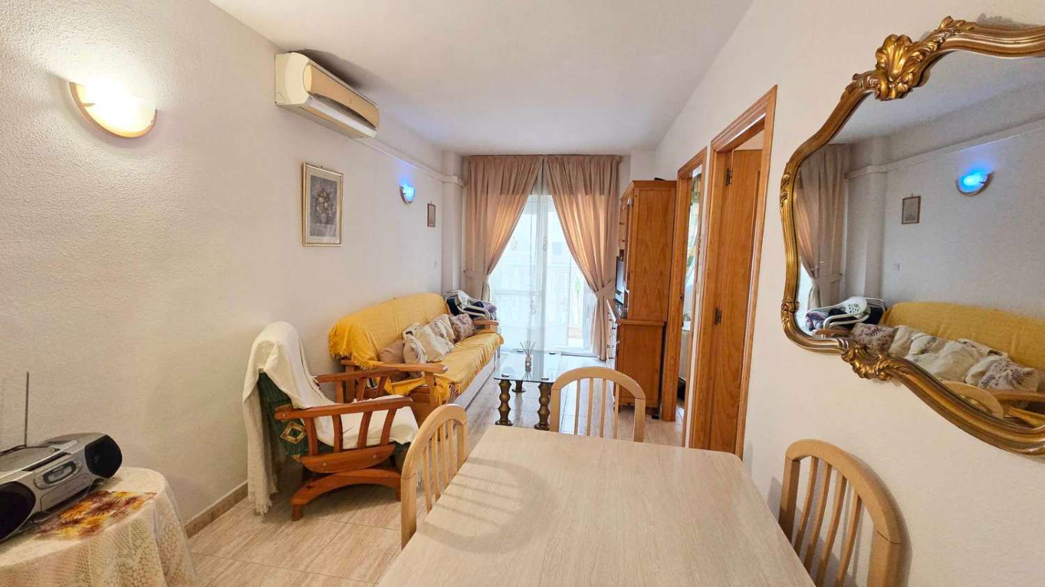 Apartamento con piscina comunitaria en Torrevieja a 600m de la playa