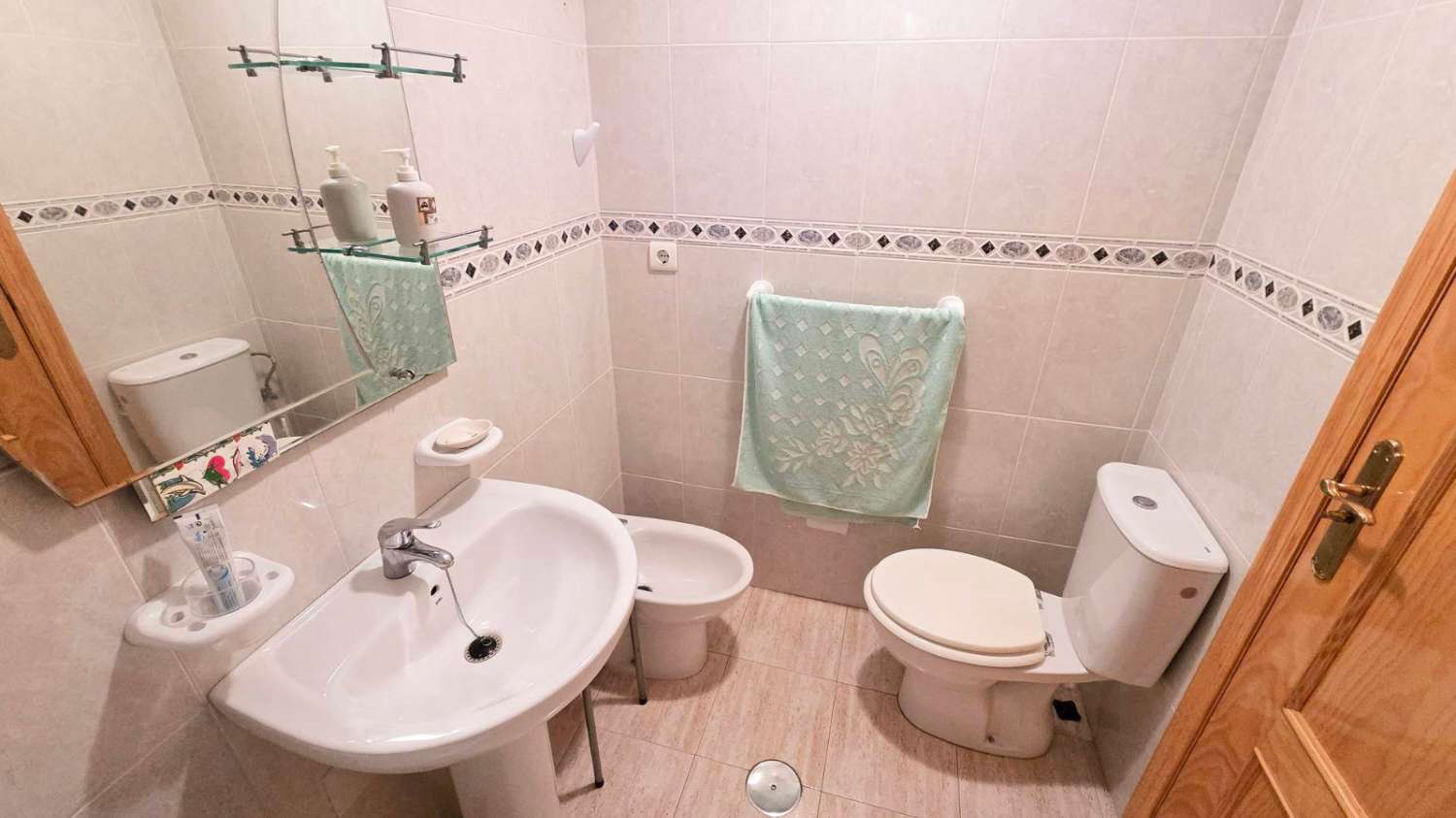 Apartamento con piscina comunitaria en Torrevieja a 600m de la playa