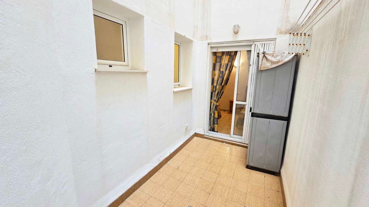 Apartamento con piscina comunitaria en Torrevieja a 600m de la playa