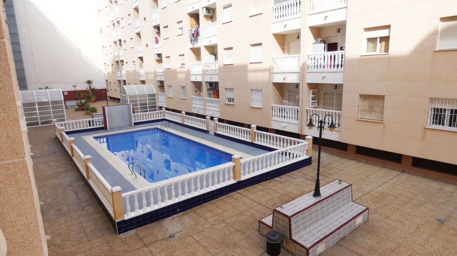 Apartamento con piscina comunitaria en Torrevieja a 600m de la playa