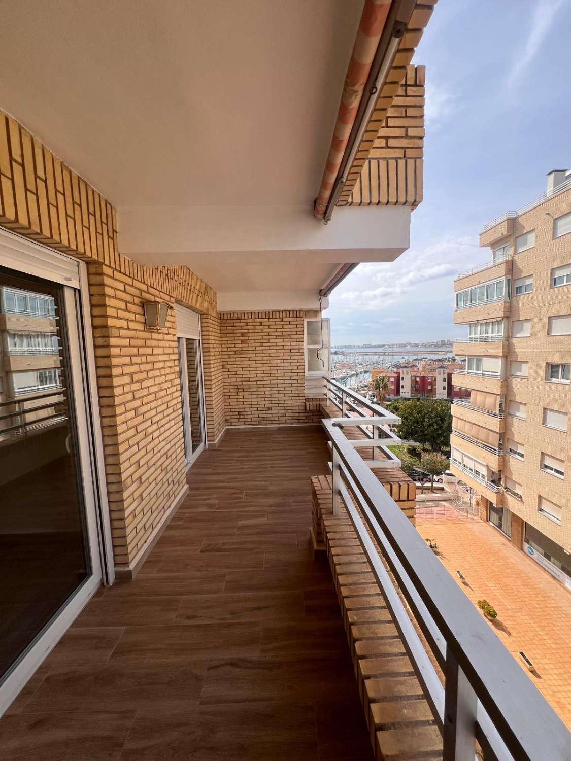 Wohnung in der 1. Reihe des Yachthafens von Torrevieja