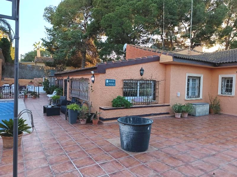 Villa individuelle dans l'urbanisation Los Balcones à Torrevieja.
