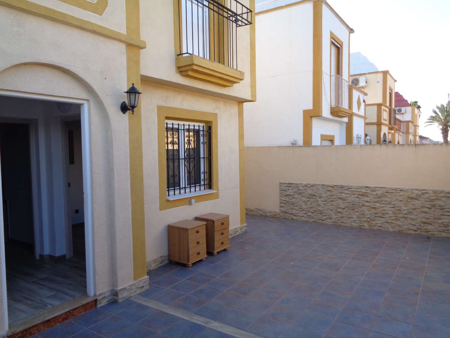 Chalet adosado en la zona de Carrefour de Torrevieja