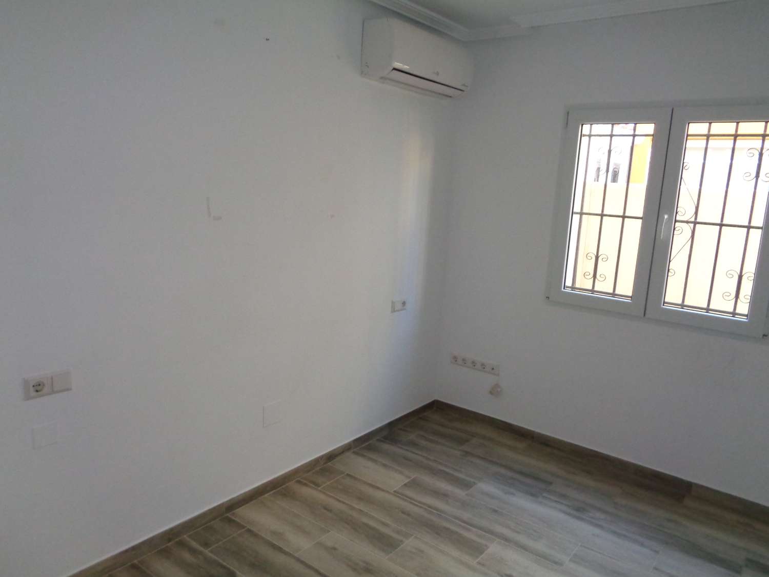 Chalet adosado en la zona de Carrefour de Torrevieja