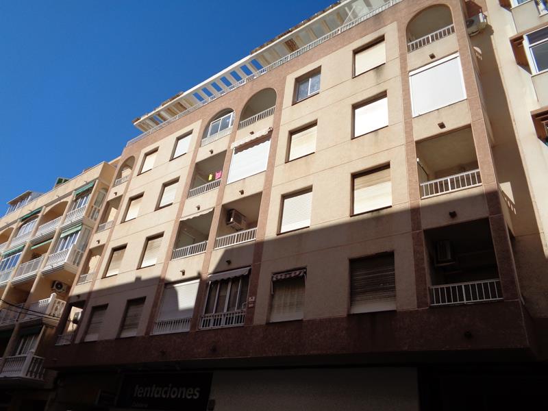Estudio con piscina en Torrevieja cerca de la playa del Cura