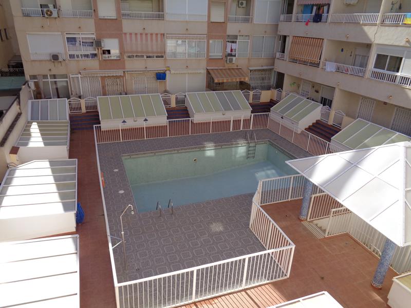Estudio con piscina en Torrevieja cerca de la playa del Cura
