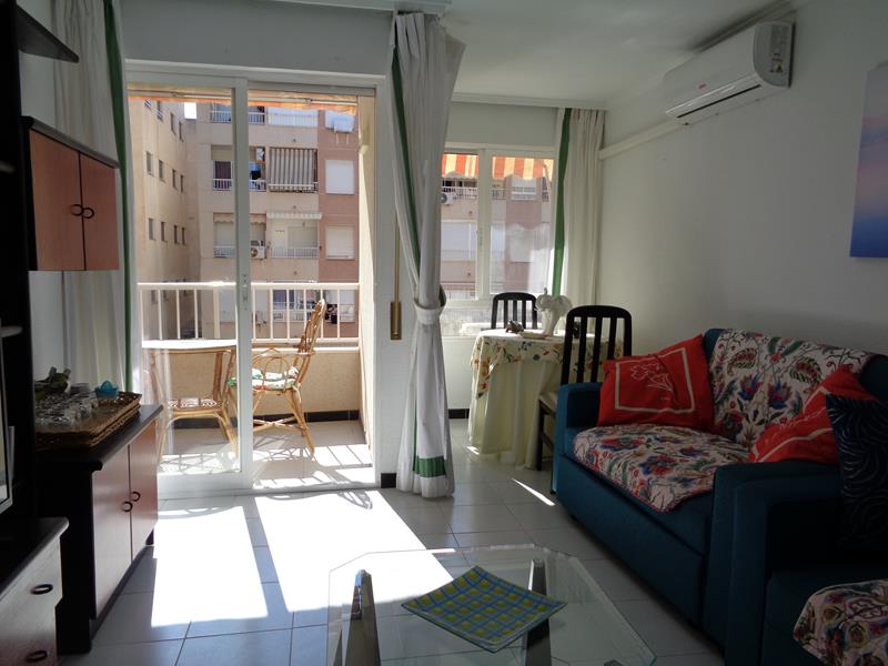 Estudio con piscina en Torrevieja cerca de la playa del Cura