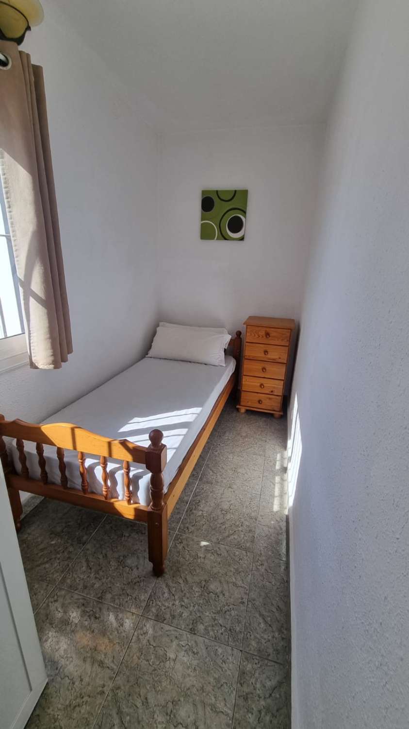 Bungalow con piscina en Torrevieja