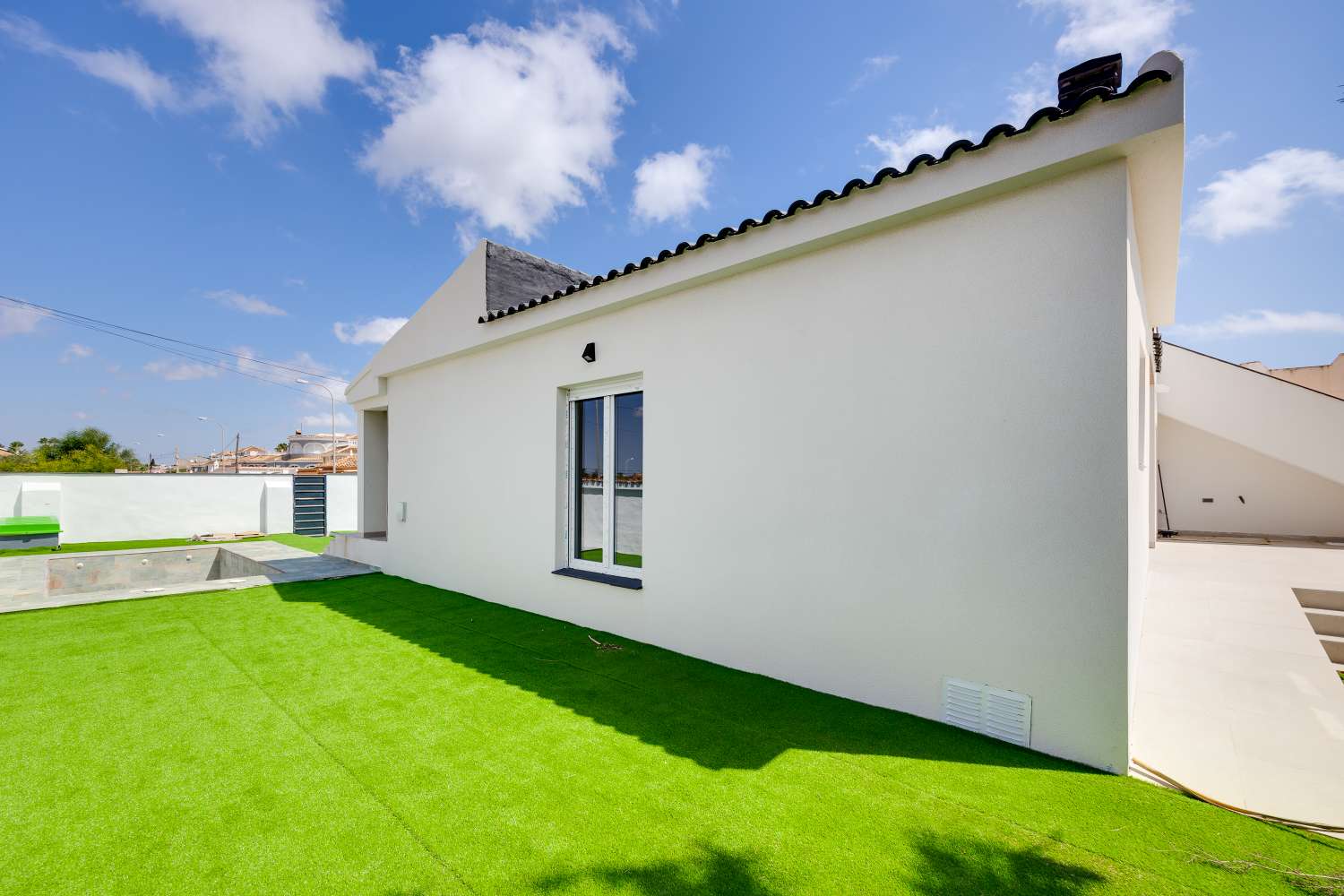 Gerenoveerde villa in El Chaparral, Torrevieja
