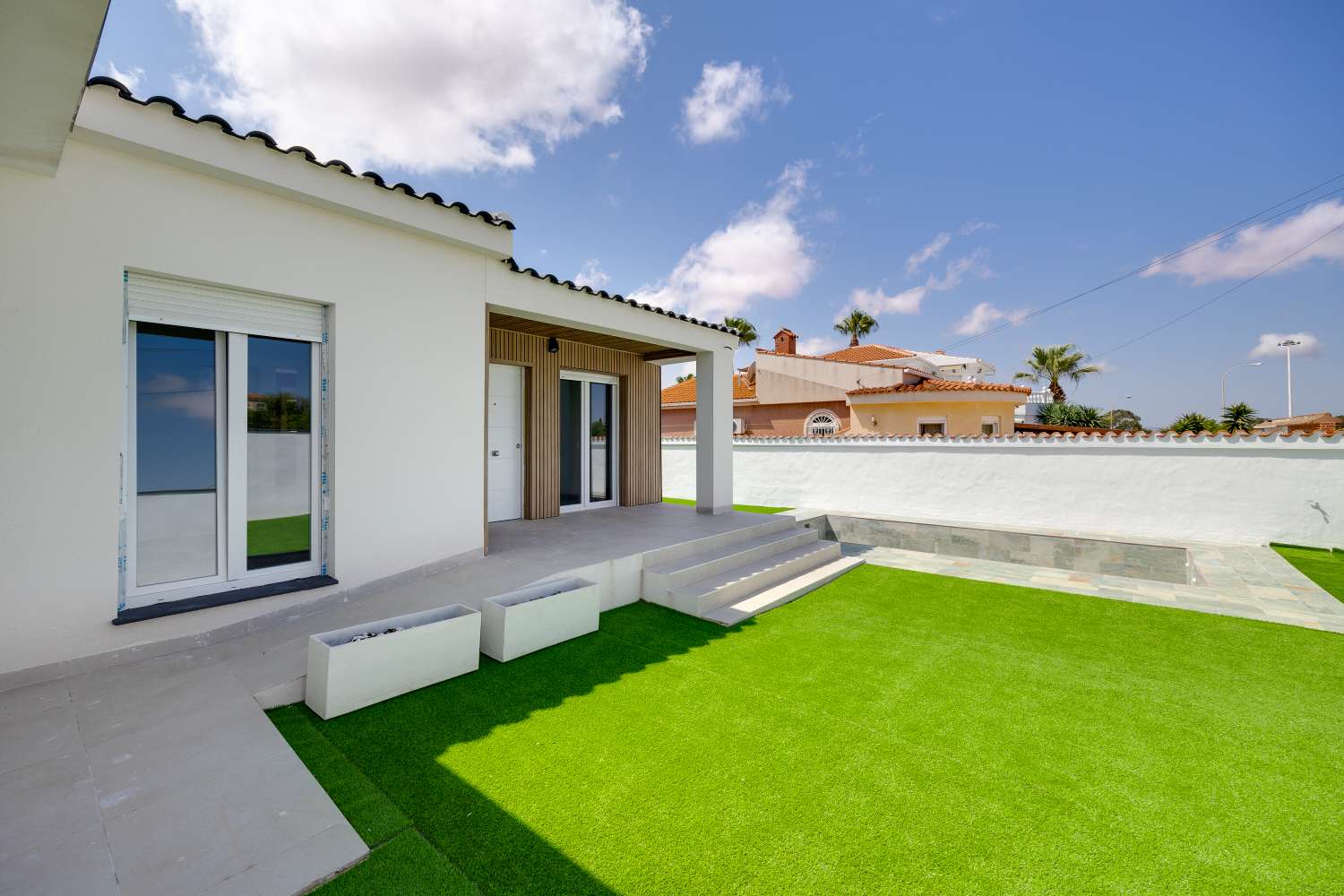 Gerenoveerde villa in El Chaparral, Torrevieja