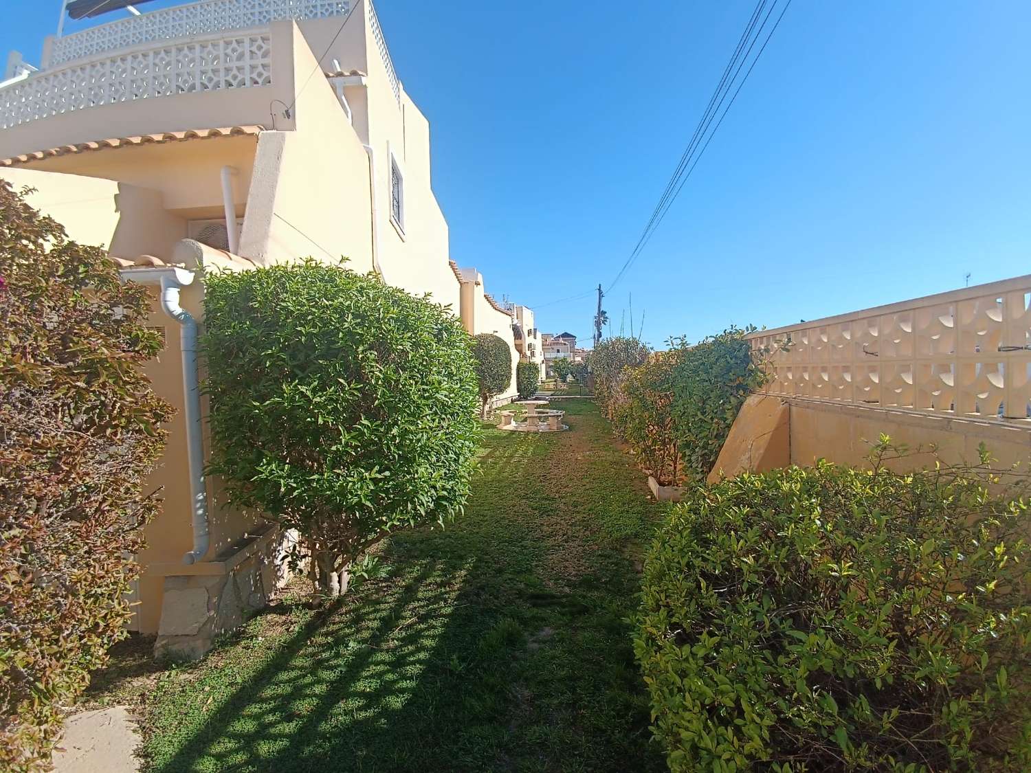 Bungalow en esquina sin vecinos arriba en Orihuela costa