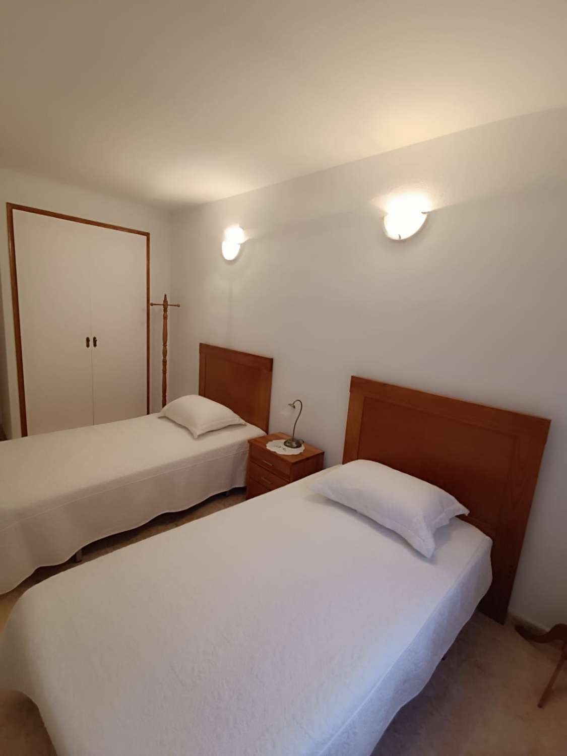 Apartamento de 2 dormitorios, piscina comunitaria y garaje en Torrevieja