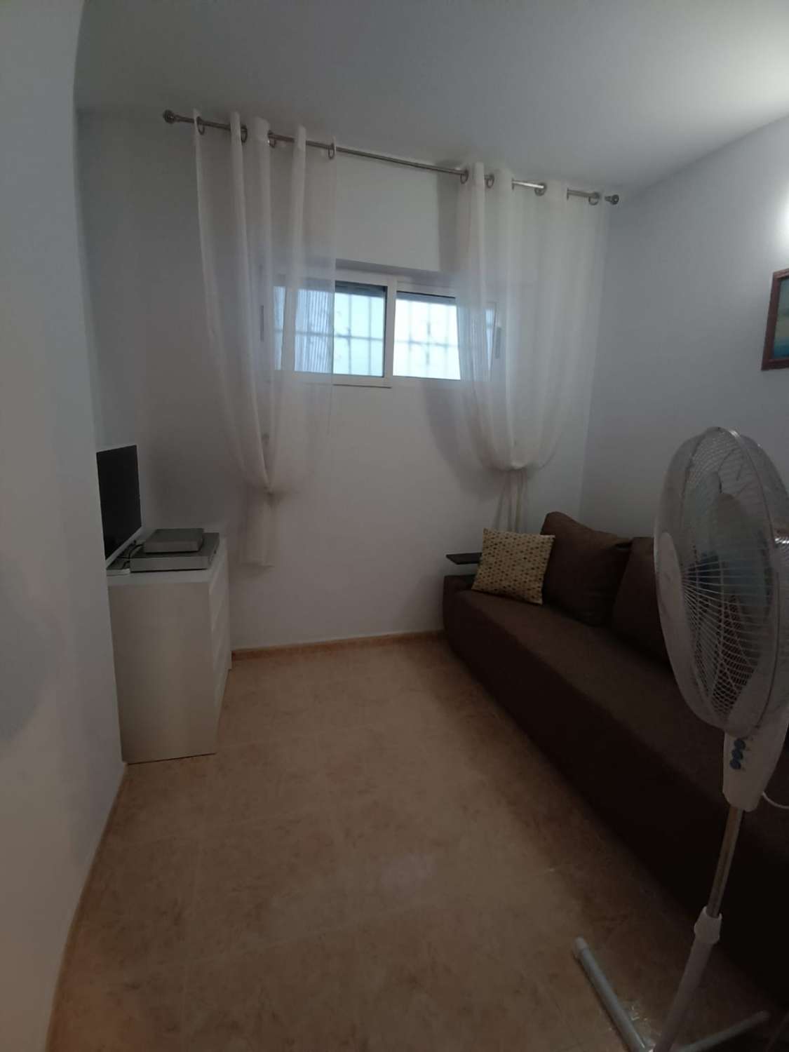 Apartamento de 2 dormitorios, piscina comunitaria y garaje en Torrevieja