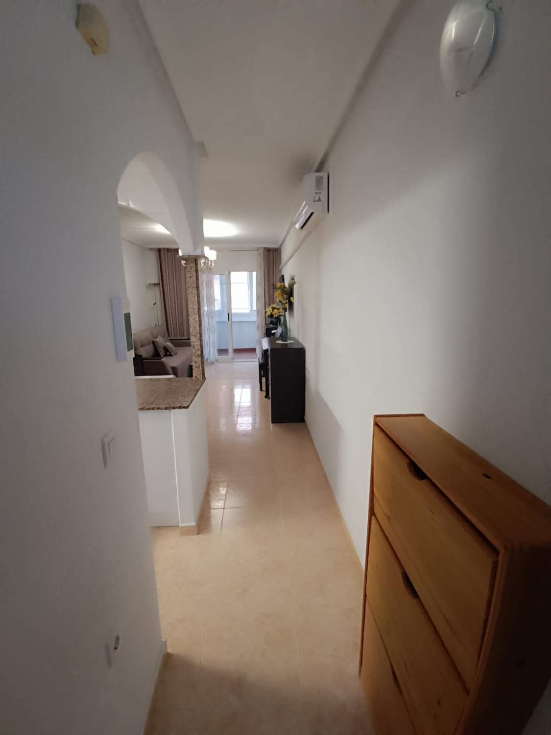 Apartamento de 2 dormitorios, piscina comunitaria y garaje en Torrevieja