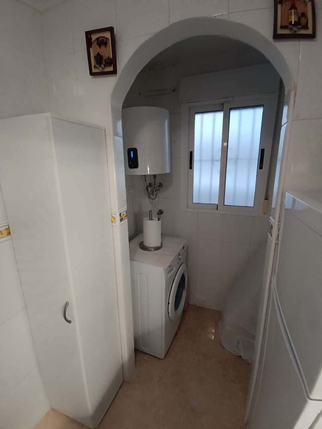 Apartamento de 2 dormitorios, piscina comunitaria y garaje en Torrevieja