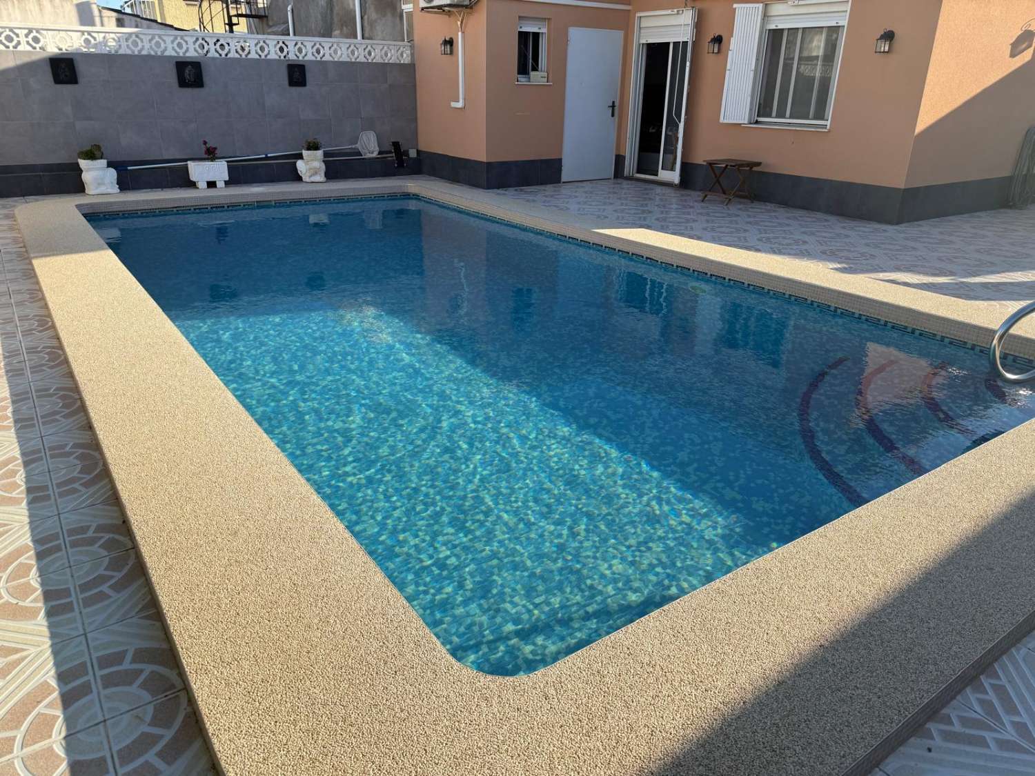 Doppelhaushälfte in der Urbanisation El Chaparral, Torrevieja