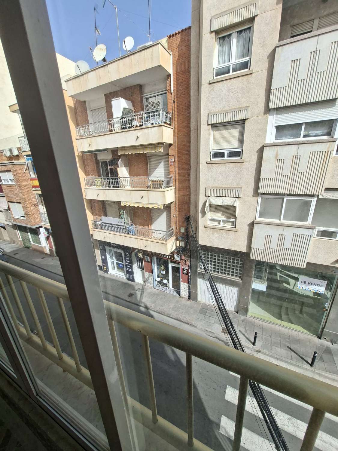 Piso de 3 dormitorios y 2 baños a 250m del paseo maritimo, torrevieja