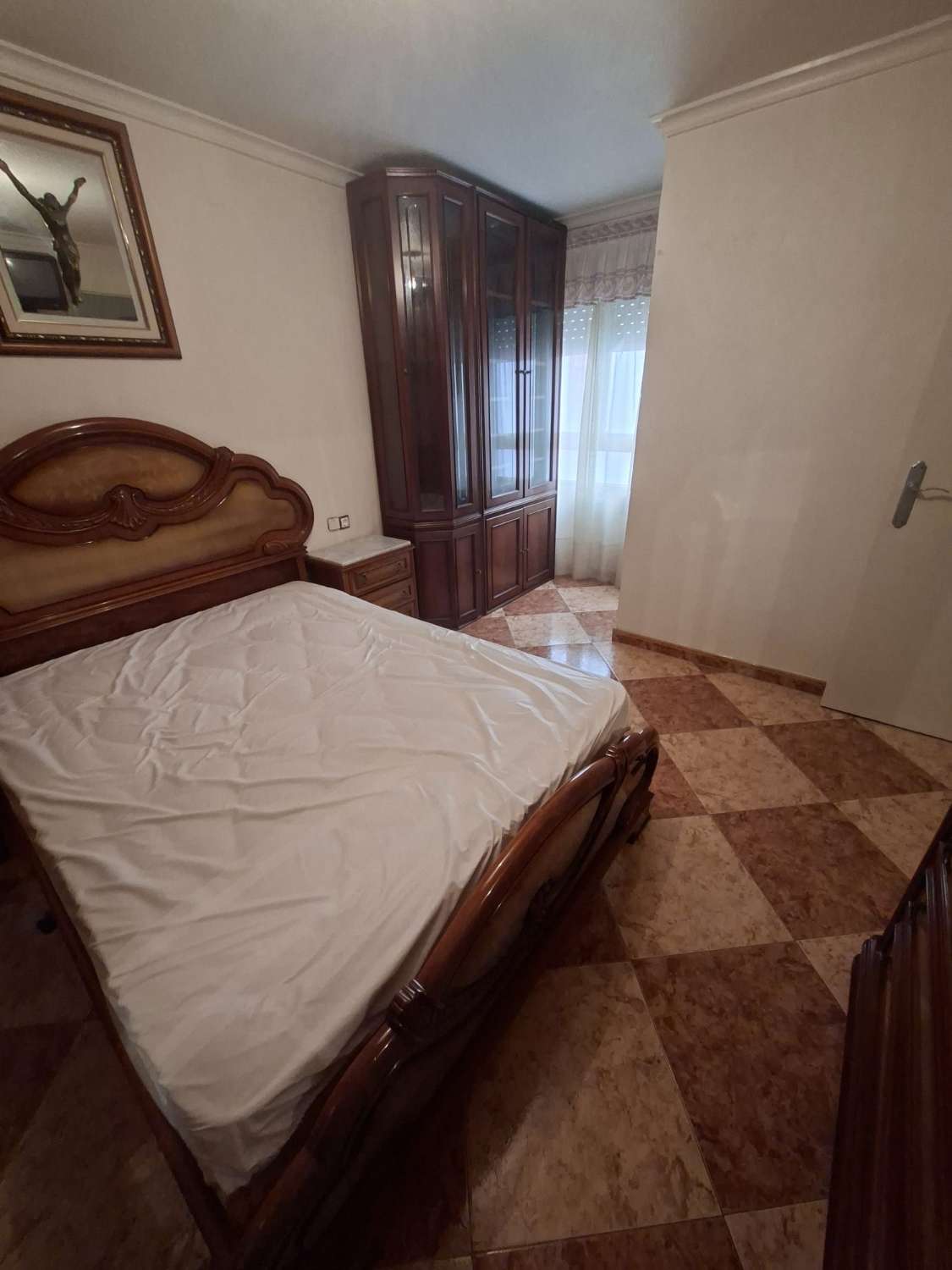 Piso de 3 dormitorios y 2 baños a 250m del paseo maritimo, torrevieja