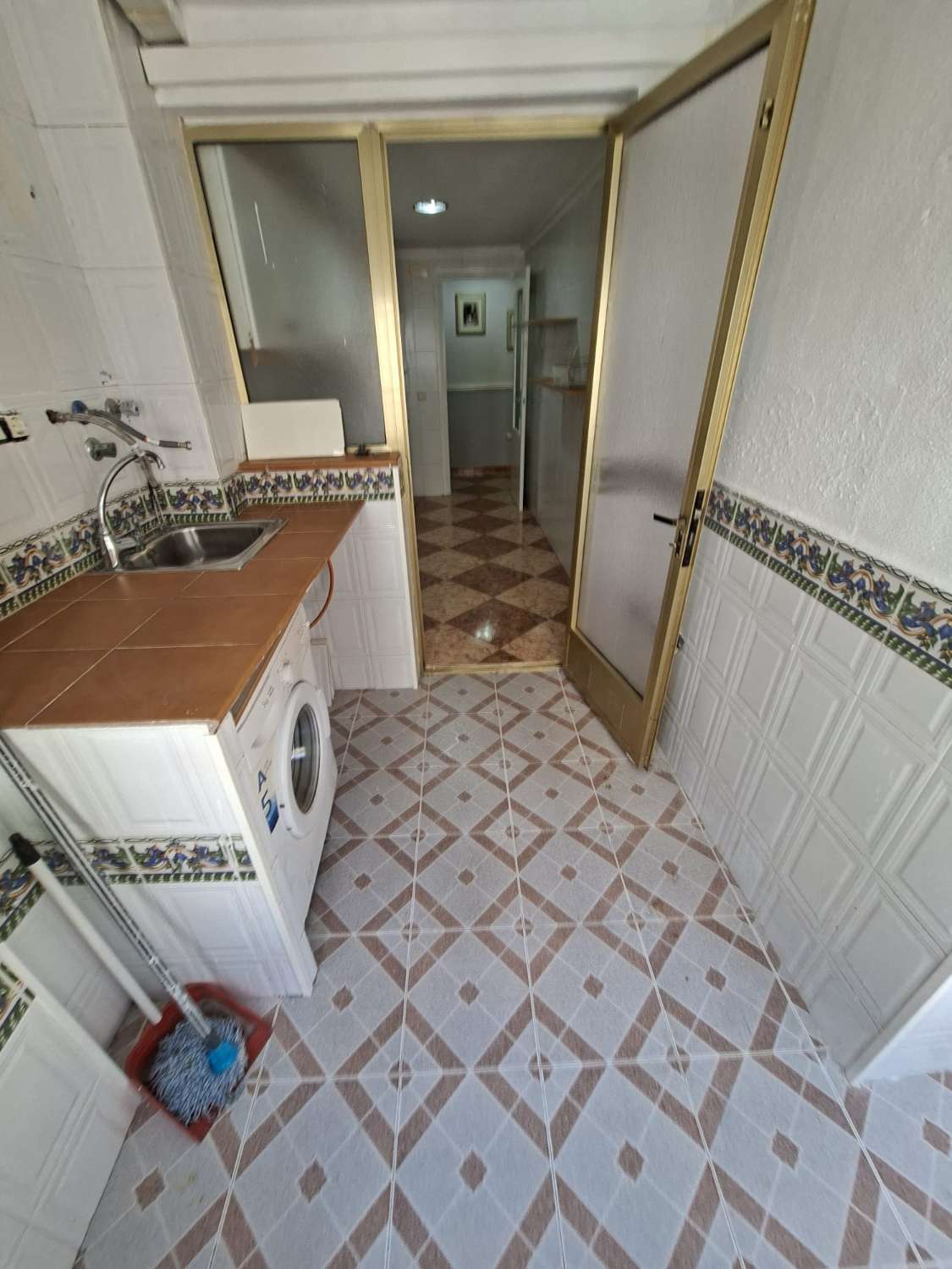 Piso de 3 dormitorios y 2 baños a 250m del paseo maritimo, torrevieja