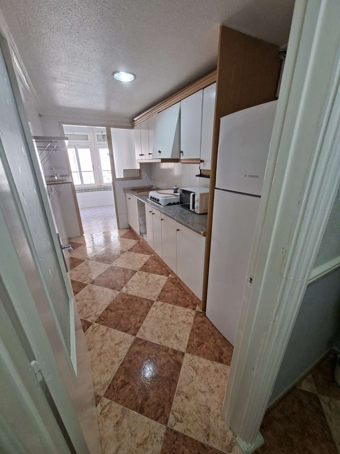 Piso de 3 dormitorios y 2 baños a 250m del paseo maritimo, torrevieja