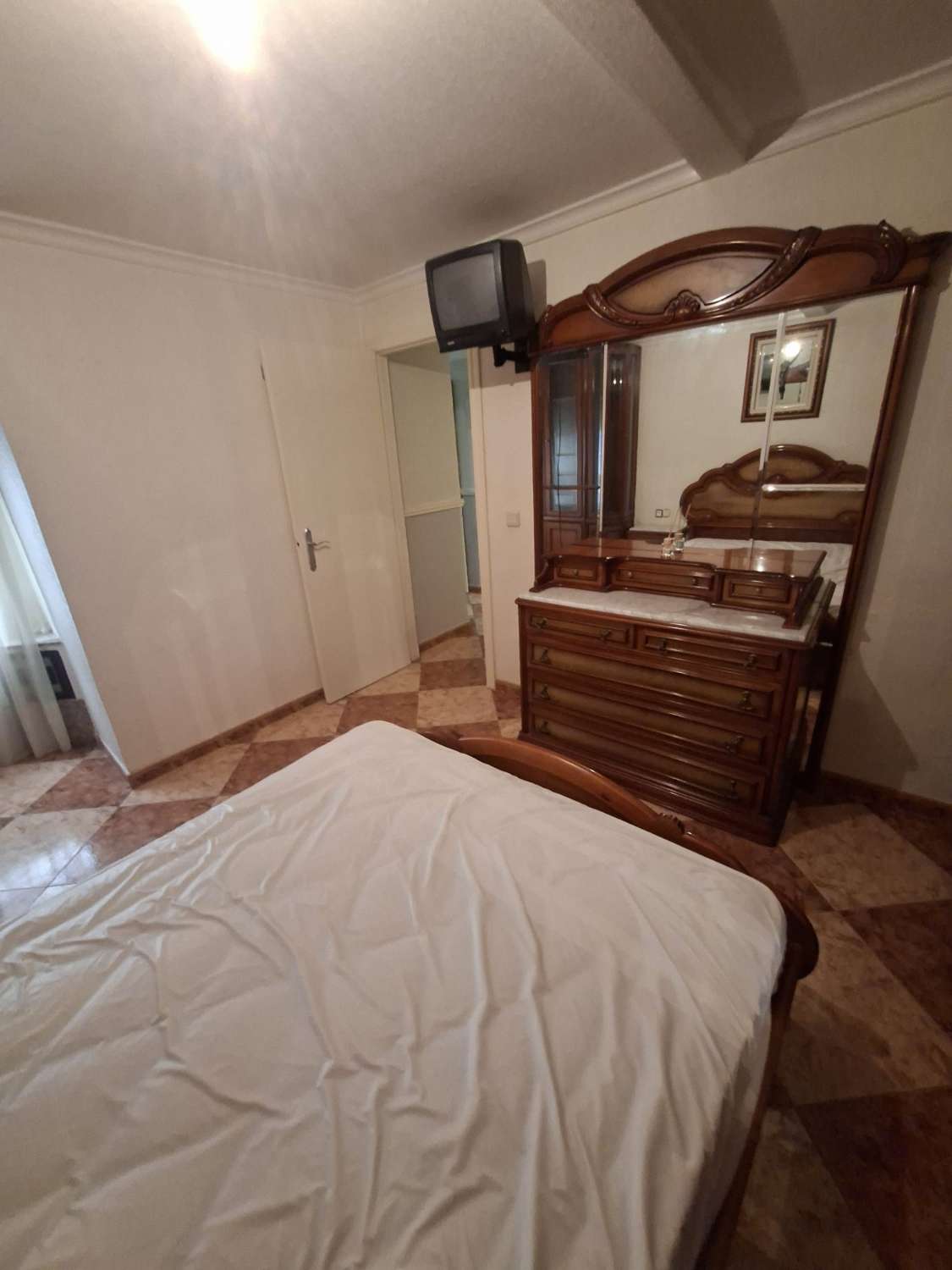 Piso de 3 dormitorios y 2 baños a 250m del paseo maritimo, torrevieja