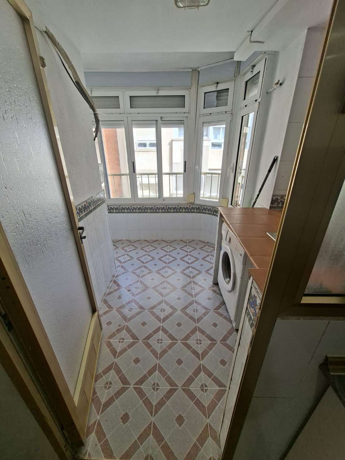 Piso de 3 dormitorios y 2 baños a 250m del paseo maritimo, torrevieja