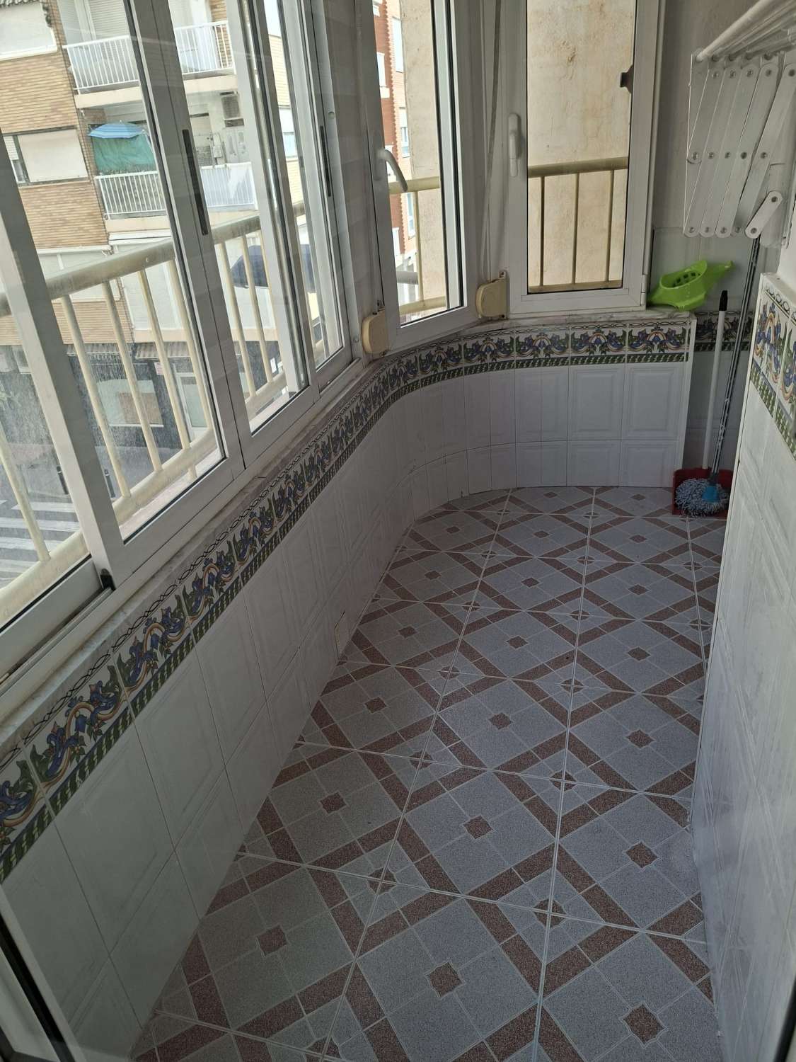 Piso de 3 dormitorios y 2 baños a 250m del paseo maritimo, torrevieja