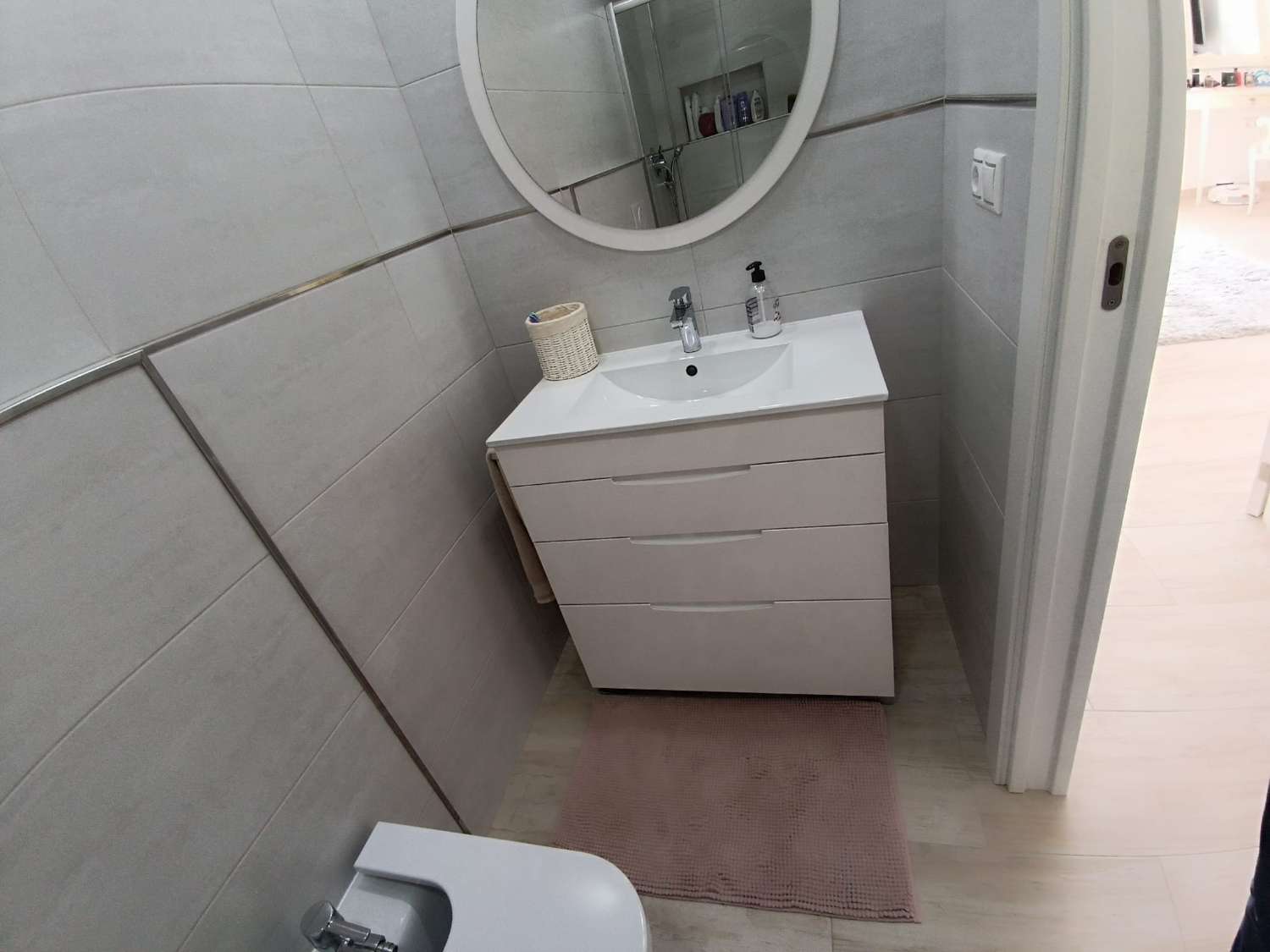 Halfvrijstaande woning in de urbanisatie La Siesta, Torrevieja