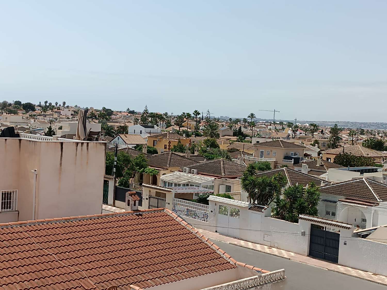 Halfvrijstaande woning in de urbanisatie La Siesta, Torrevieja