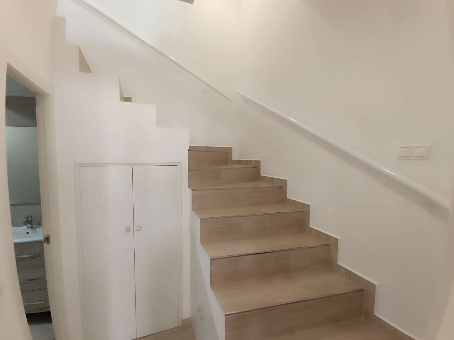 Halfvrijstaande woning in de urbanisatie La Siesta, Torrevieja