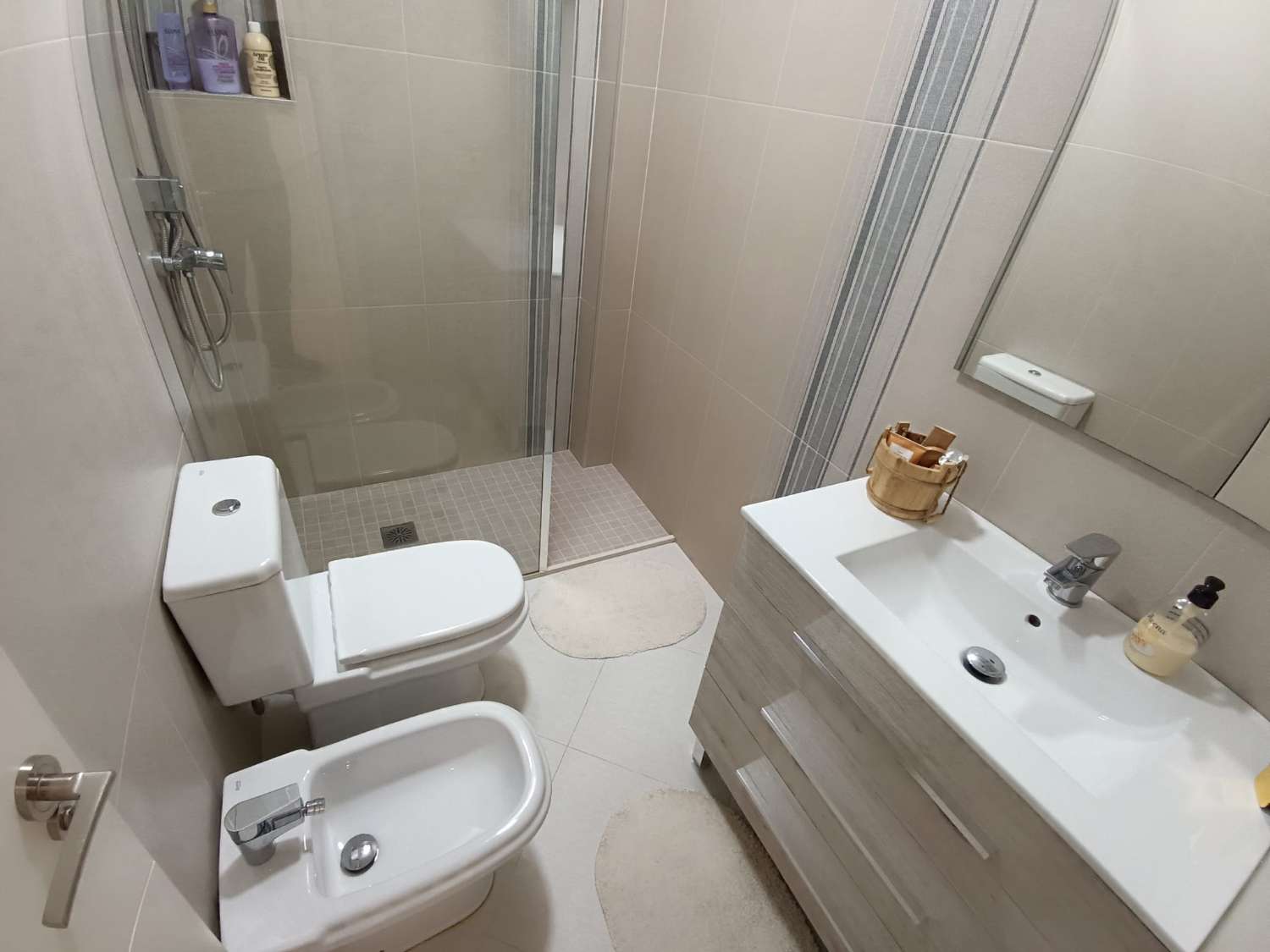 Halfvrijstaande woning in de urbanisatie La Siesta, Torrevieja