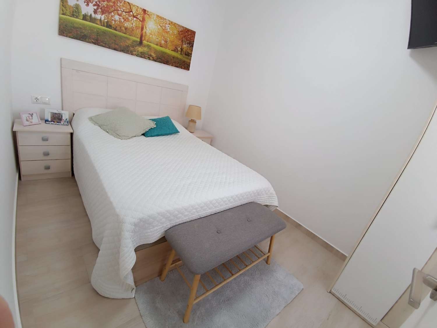 Halfvrijstaande woning in de urbanisatie La Siesta, Torrevieja