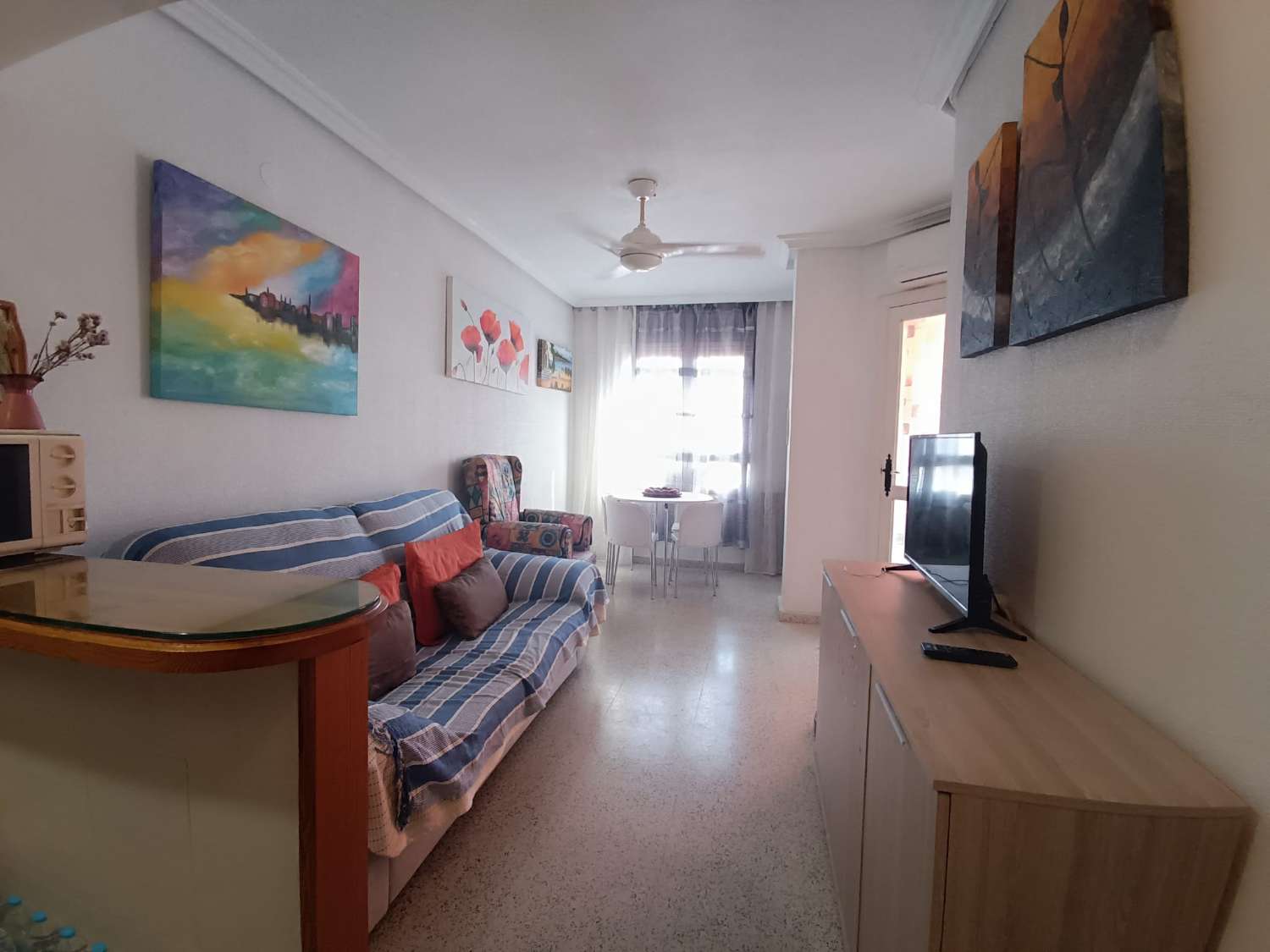 Apartamento con piscina a 200m de la playa del Acequion en Torrevieja