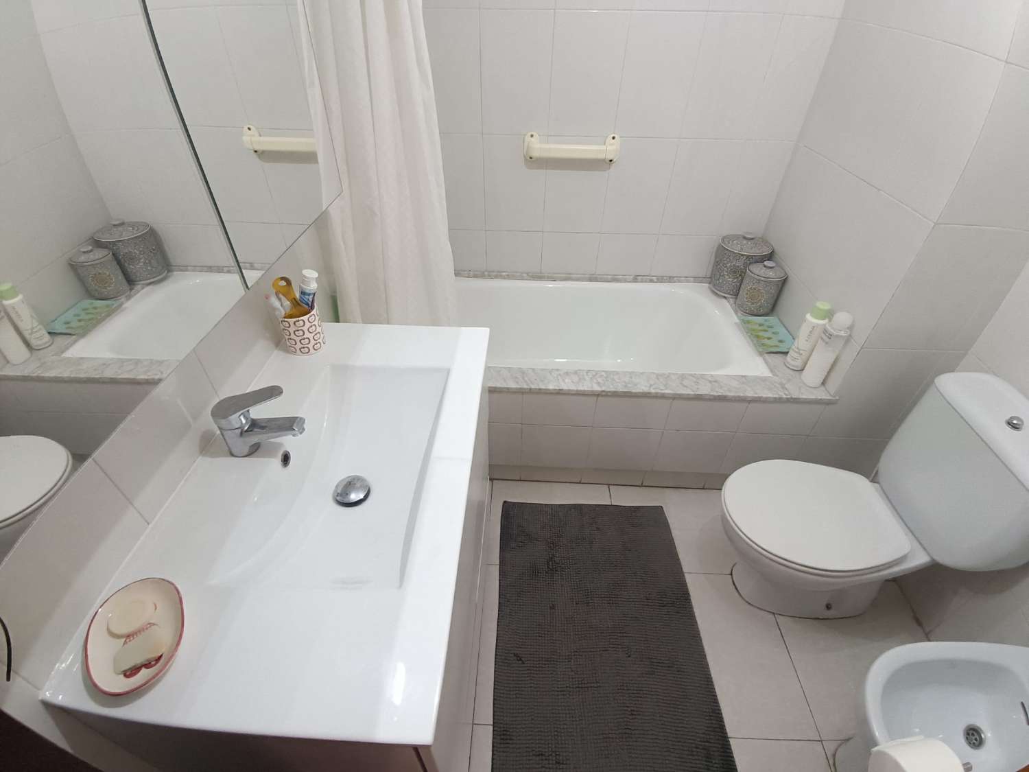 Apartamento con piscina a 200m de la playa del Acequion en Torrevieja
