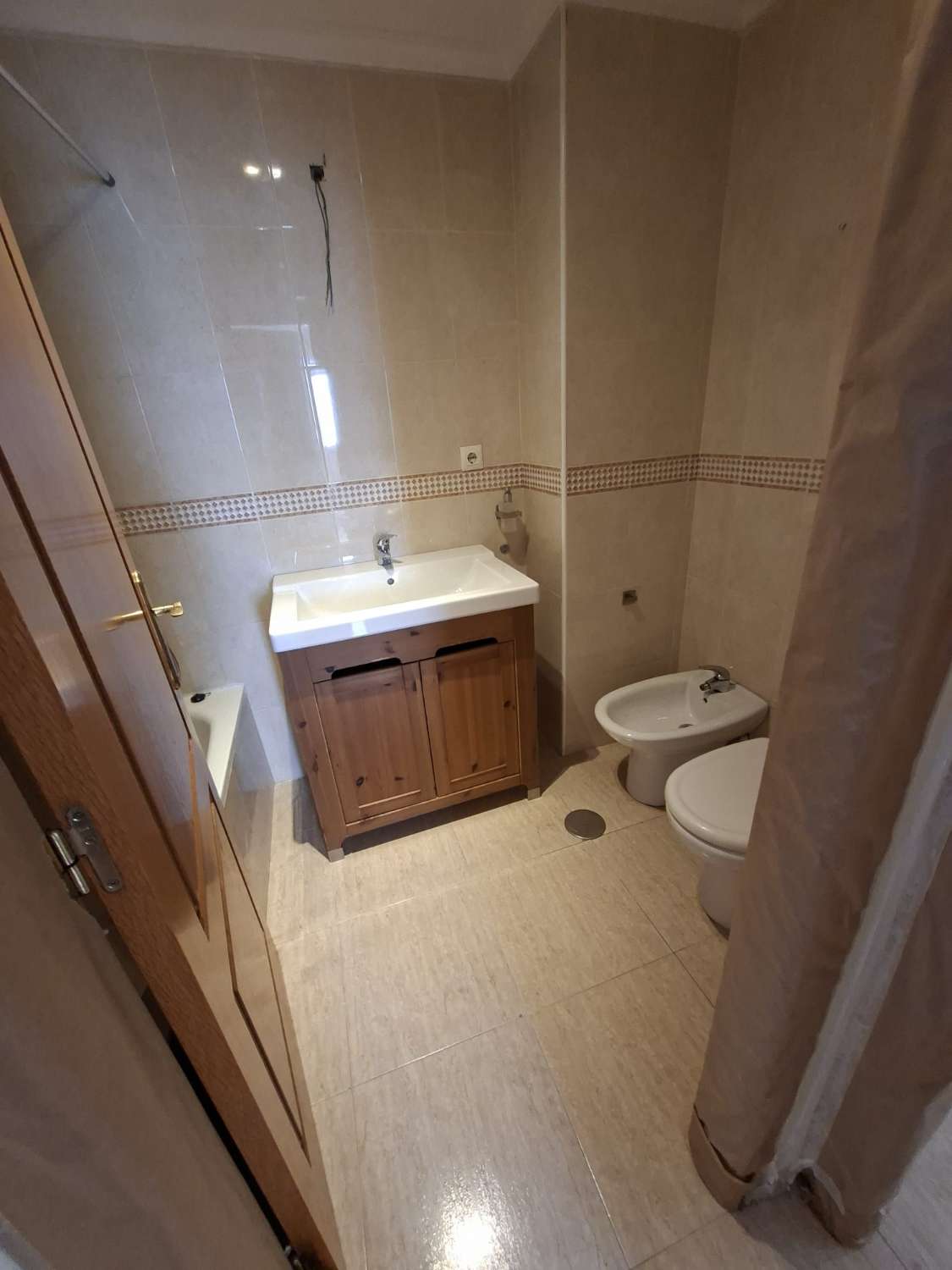 Piso de 2 dormitorios y 2 baños en la zona centro de Torrevieja.