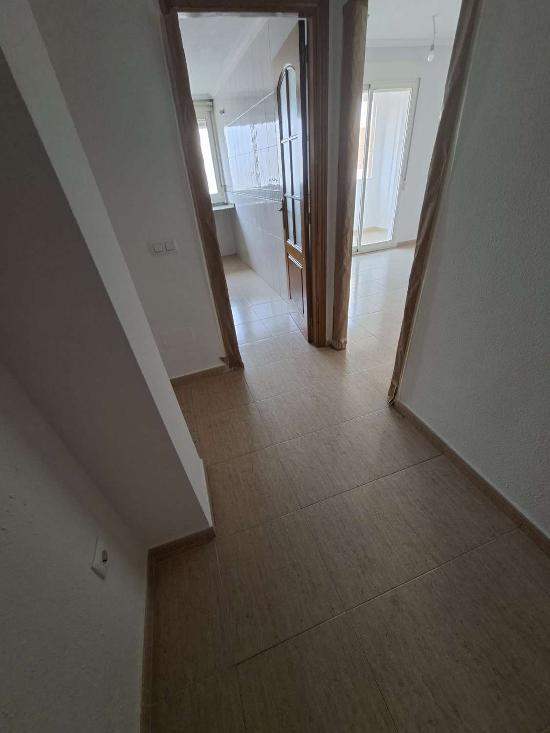 Piso de 2 dormitorios y 2 baños en la zona centro de Torrevieja.